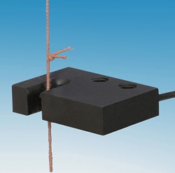 Lichtband-Gabelsensor zur Qualitäts-Überwachung von Fäden